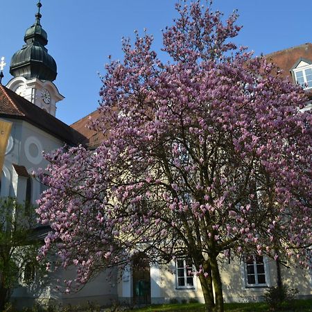 Hotel Haus Der Begegnung Heilig Geist Burghausen Exteriér fotografie