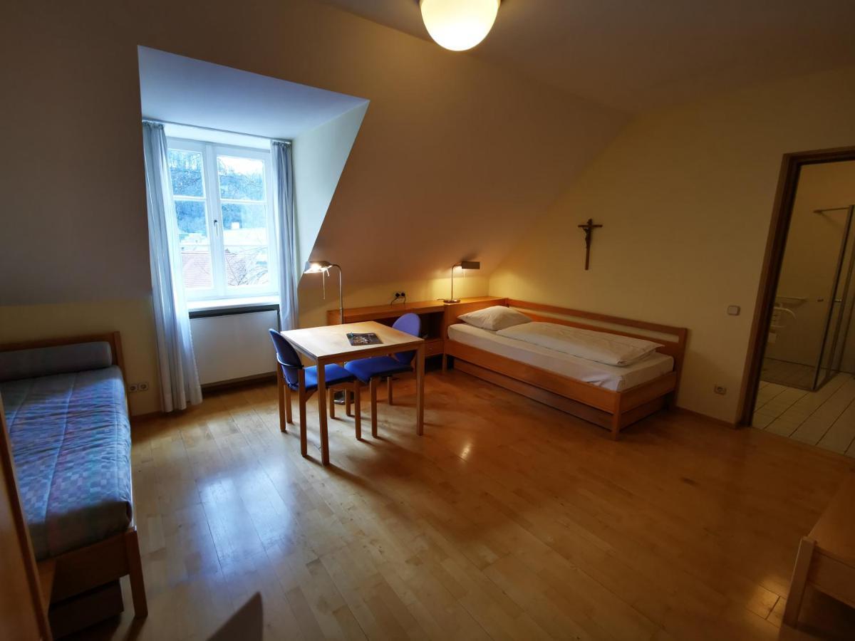 Hotel Haus Der Begegnung Heilig Geist Burghausen Exteriér fotografie